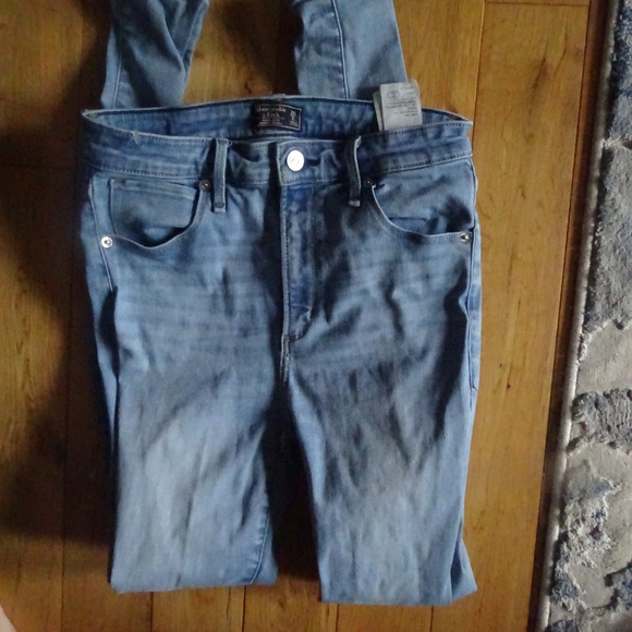 ABERCROMBIE & FITCH  HIGH RISE SUPER SKINNY JEANS 26X32 - Picture 2 of 3